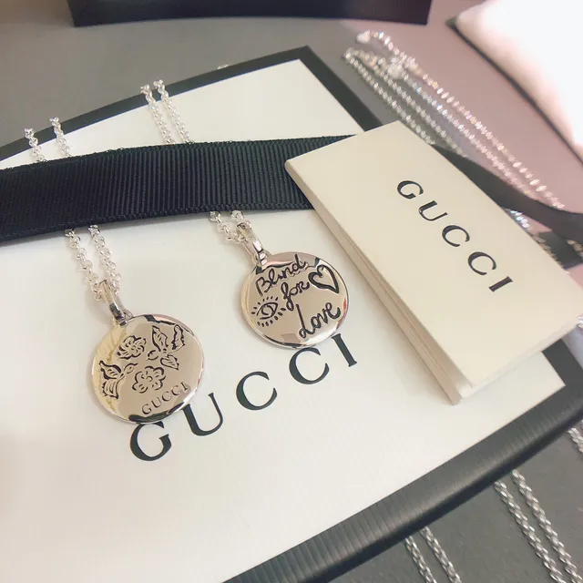 Gucci Symbolic Disc Collier argent poli avec pendentifs circulaires 6