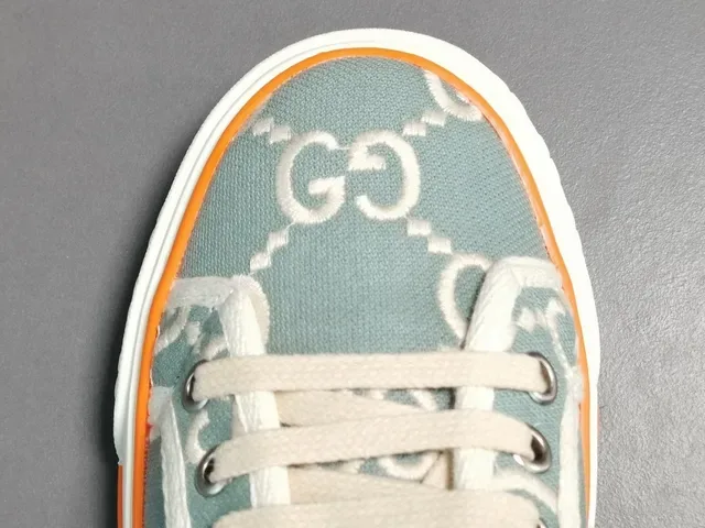 Gucci Tennis 1977 GG Monogram Canvas Web Stripe Tênis Lifestyle 4