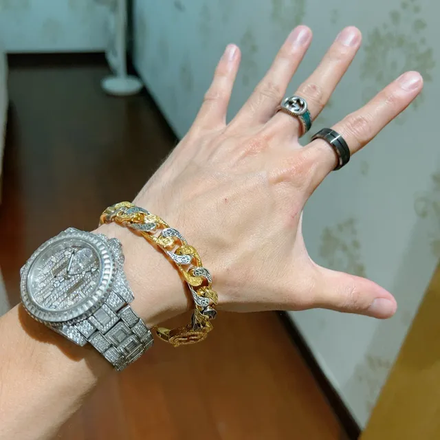 Gucci Two-Tone Gold and Silver Curb-Link Bracelet 4
