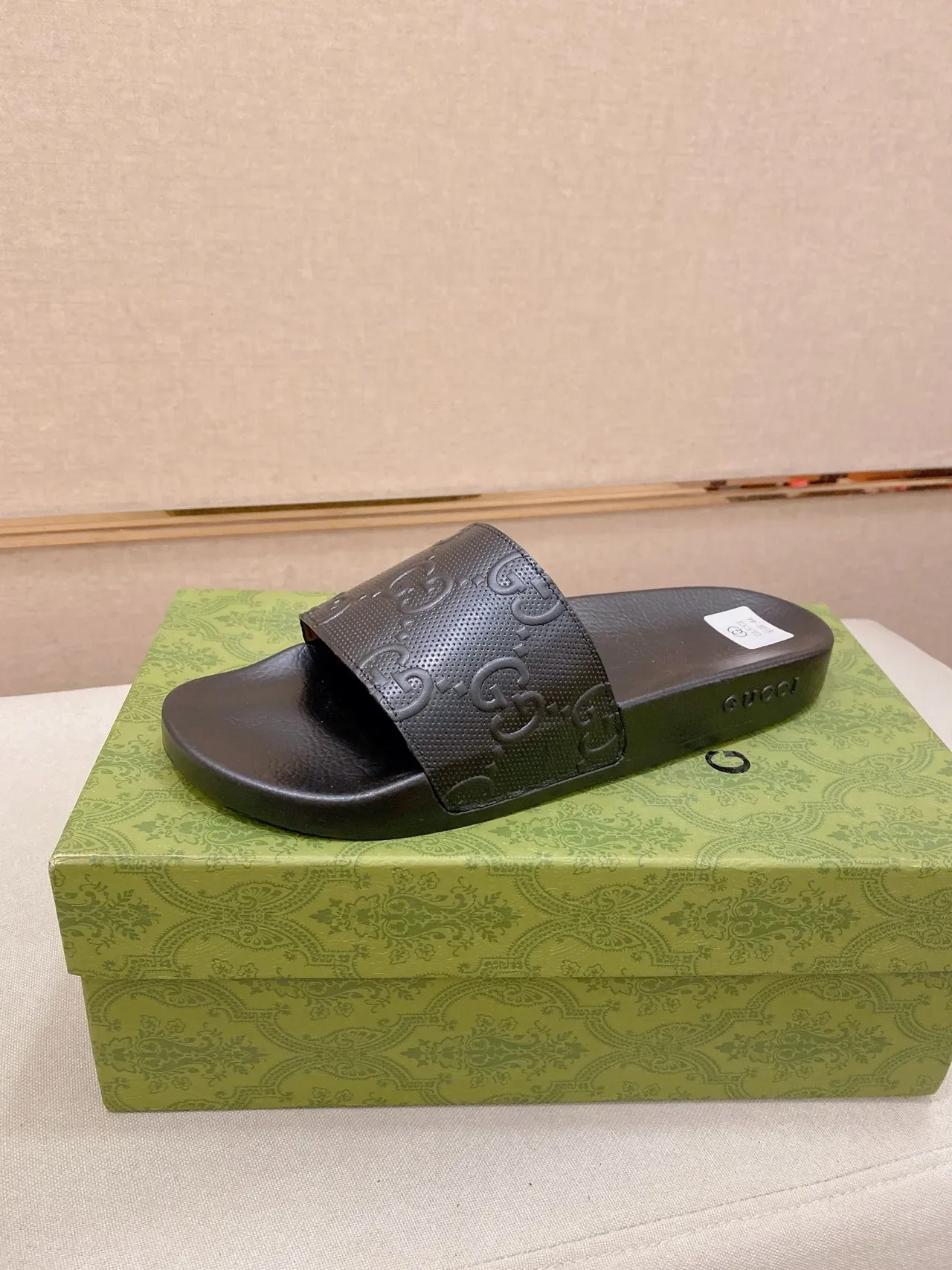 Gucci White Black Embossed GG Monogram Strap Slide Slippers 7