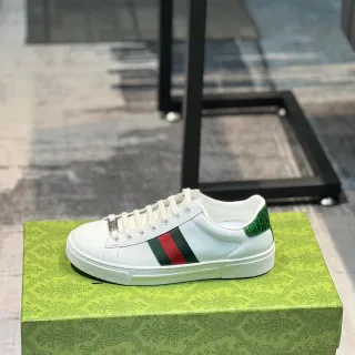Gucci White Green Leather Upper Web Stripe Detail Lifestyle Sneakers