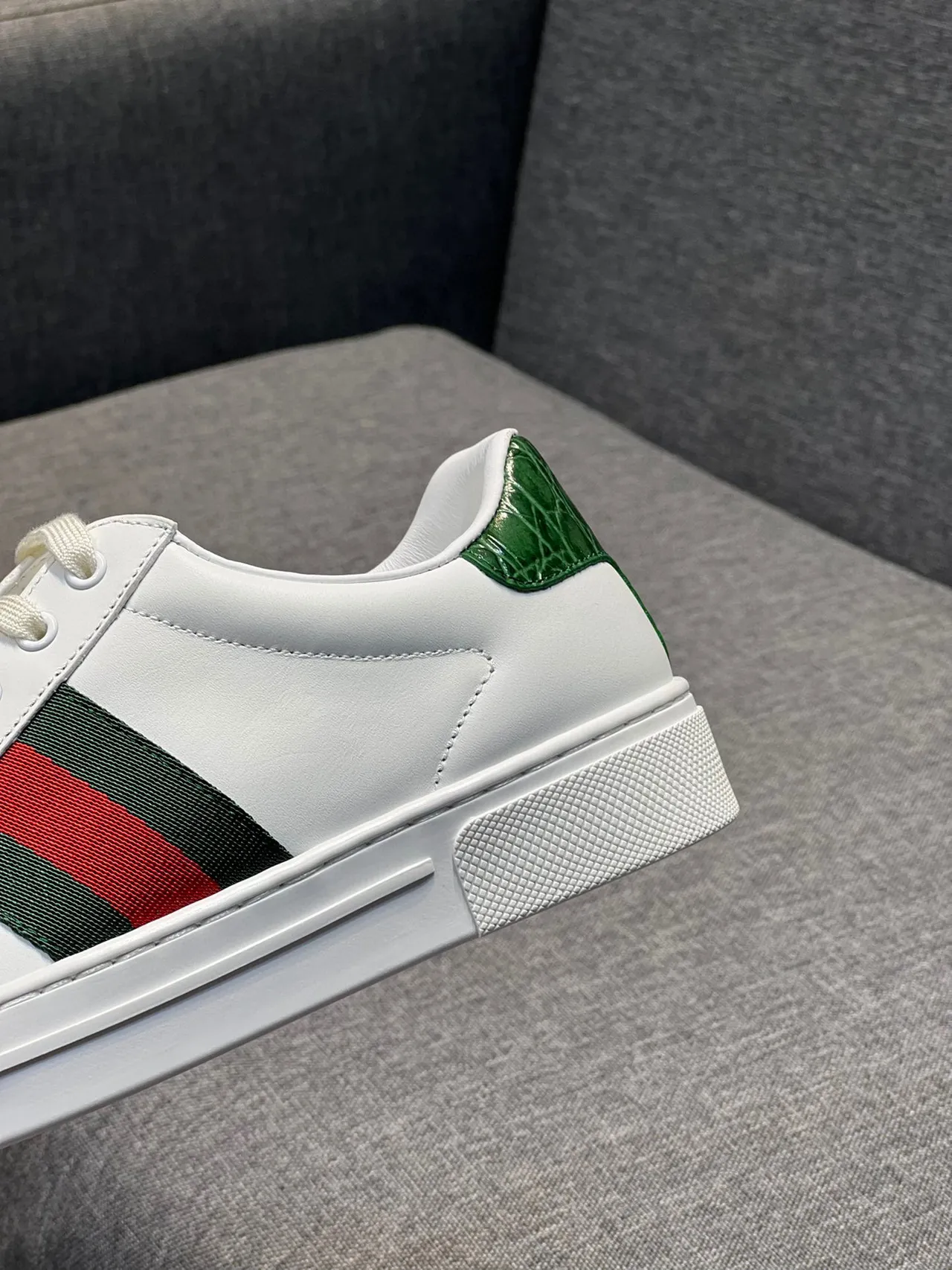 Gucci White Green Leather Upper Web Stripe Detail Lifestyle Sneakers 8
