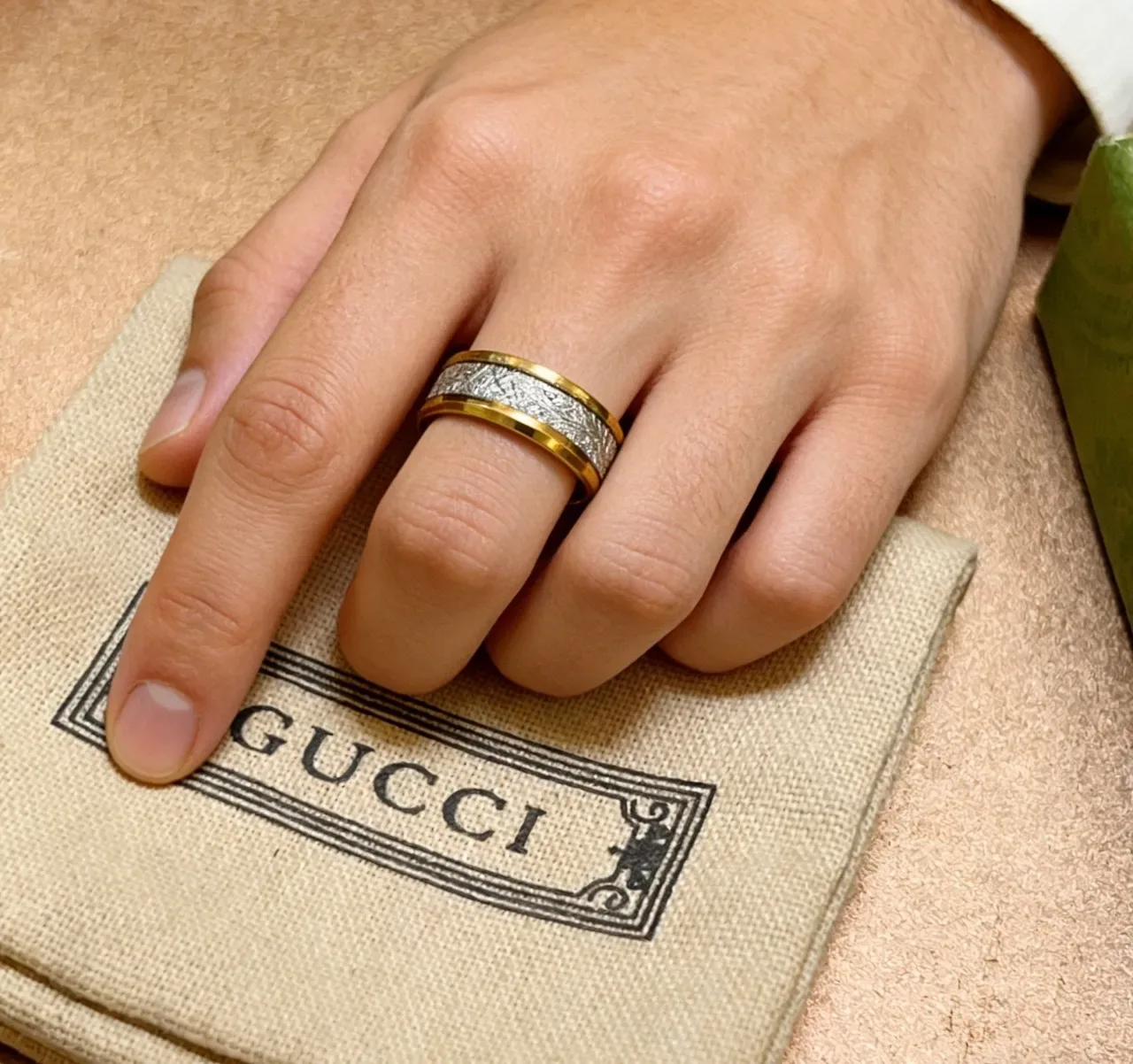 Gucci Wide Band Dual-Tone Textured Ring 2
