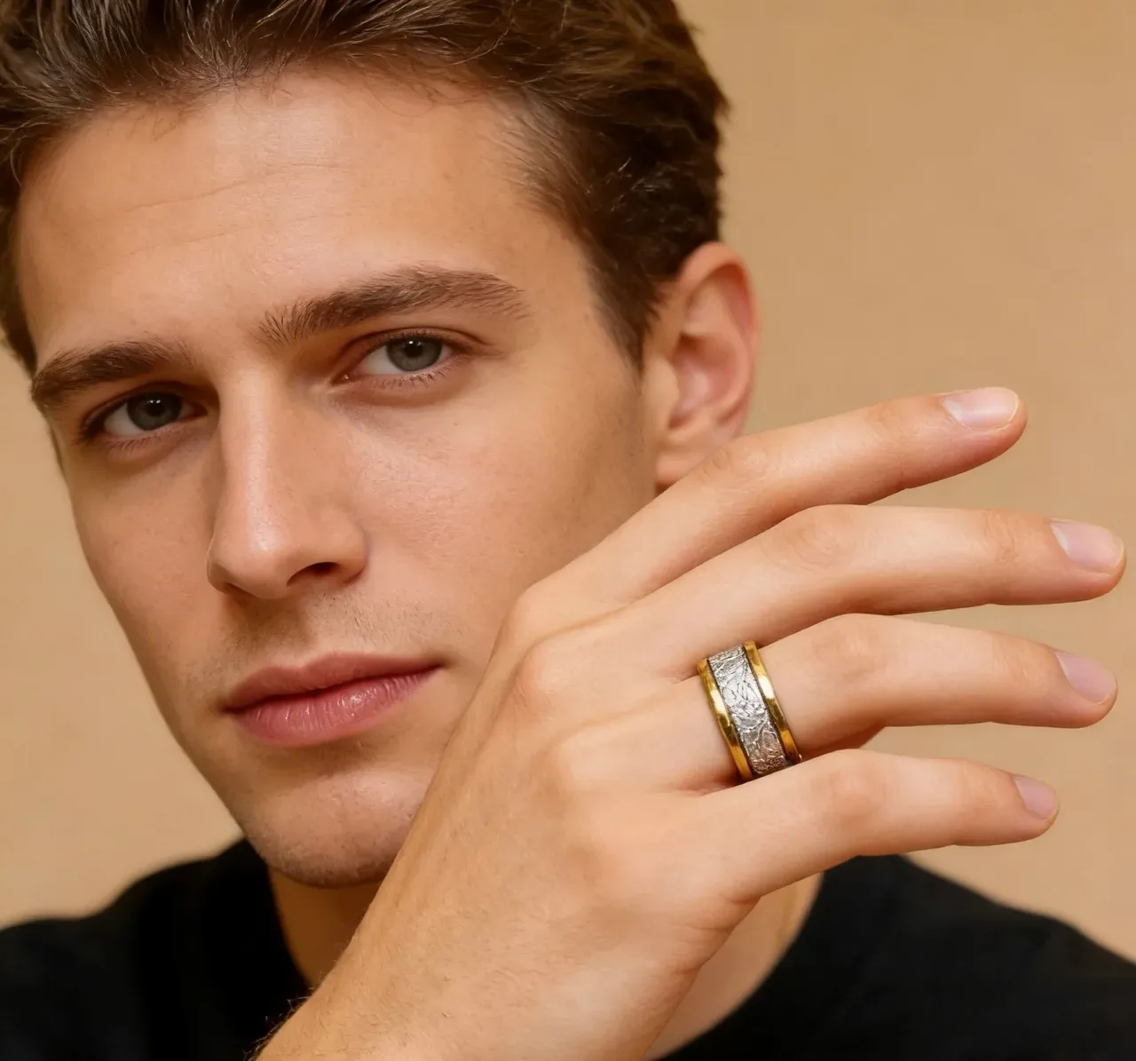 Gucci Wide Band Dual-Tone Textured Ring 6