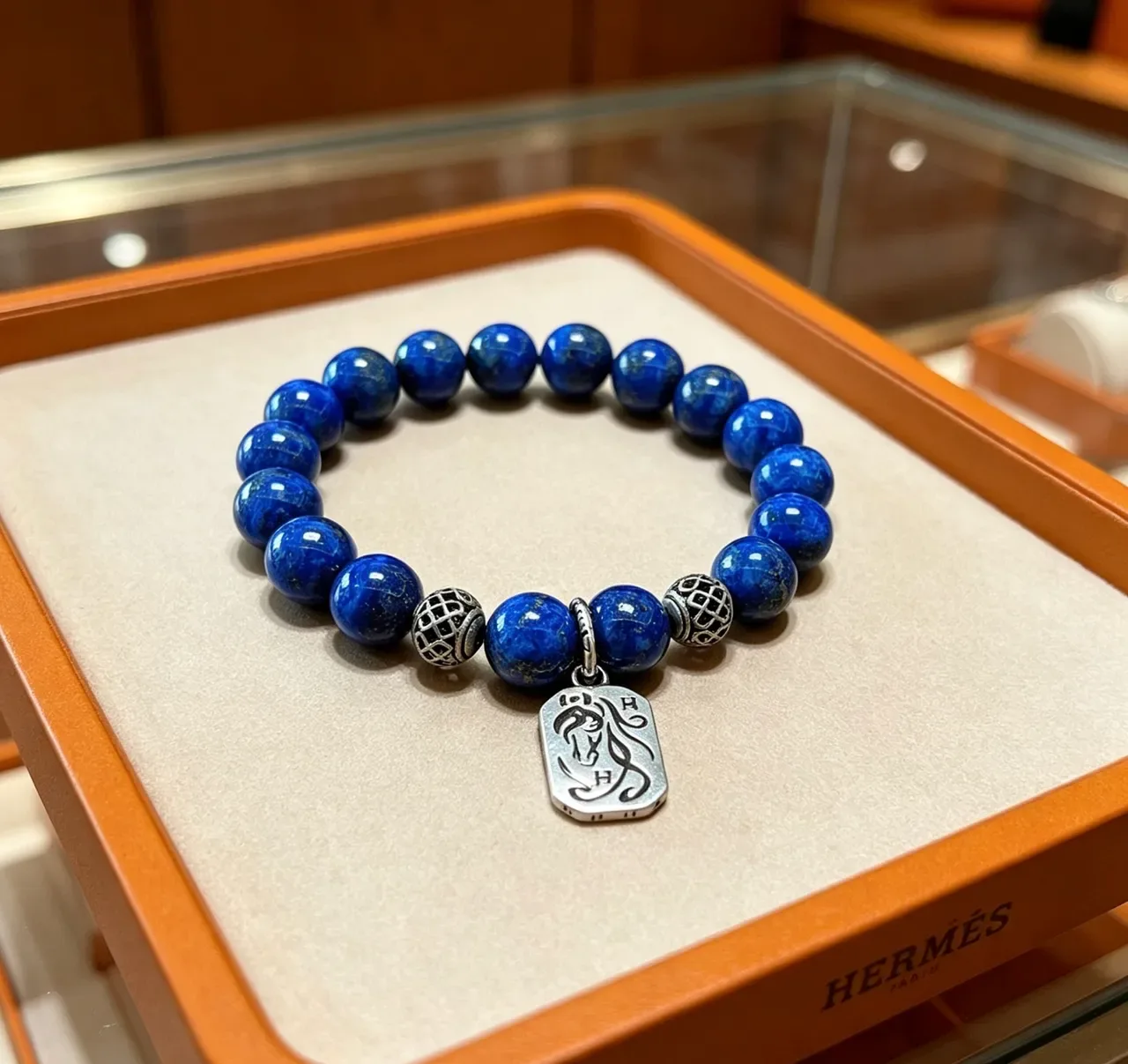 Hermès Pulseira de charme com contas de Lápis Lazúli e prata 7