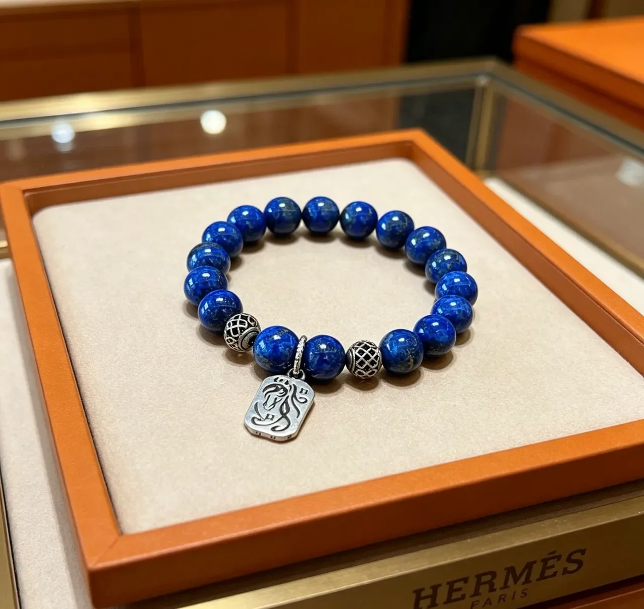 Hermès Pulseira de charme com contas de Lápis Lazúli e prata 9
