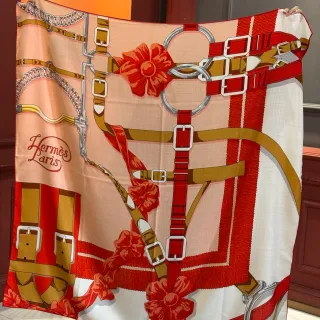 Hermès भूरा लाल घुड़सवार हार्नेस मोटिफ फ्लोरल एक्सेंट्स सिल्क स्कार्फ
