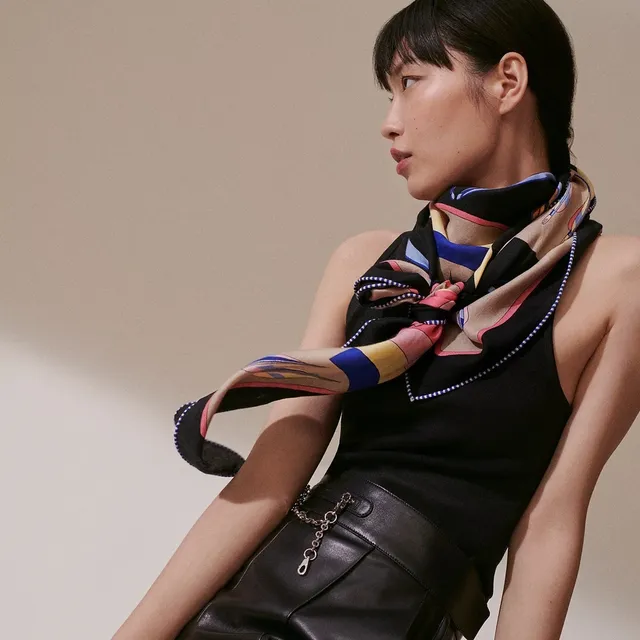 Hermès 黑色 米色 大 三角形 帆船印花 丝巾 3
