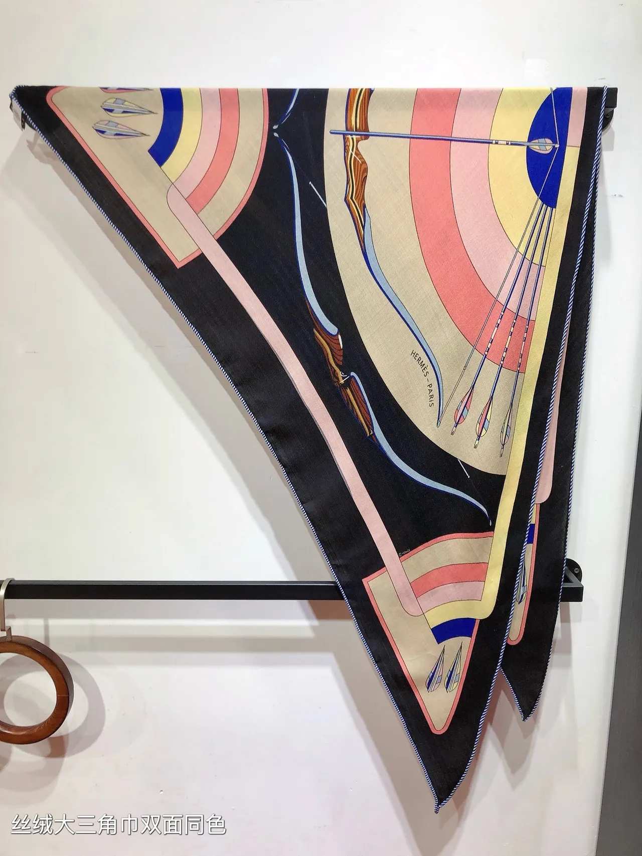 Hermès 黑色 米色 大 三角形 帆船印花 丝巾 5