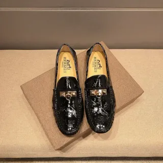 Hermès Loafers Preto Dourado Couro Verniz Brilhante Fivela Metal H