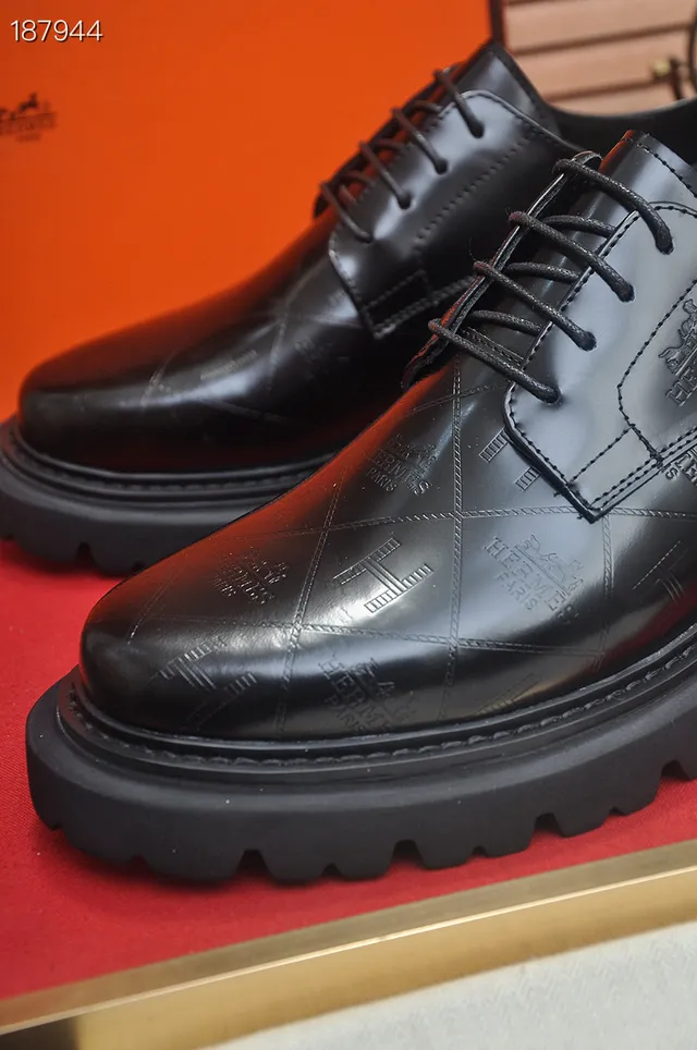 Hermès Chaussures Oxford en Cuir Noir Poli Fermées à Lacets 4