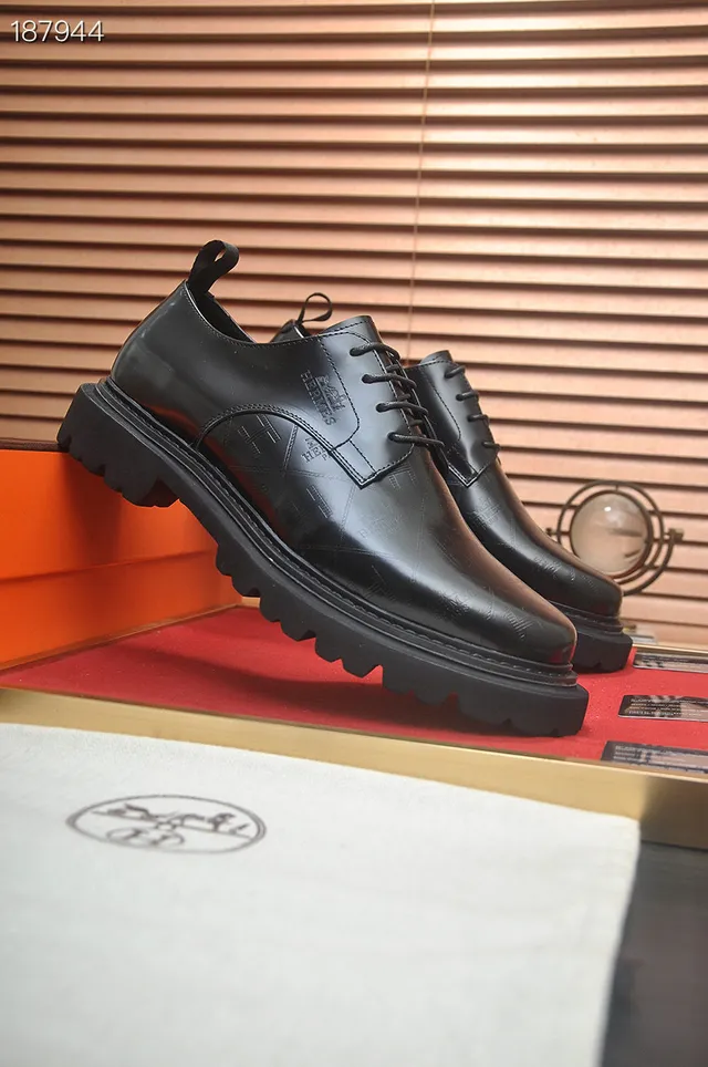 Hermès Chaussures Oxford en Cuir Noir Poli Fermées à Lacets 8