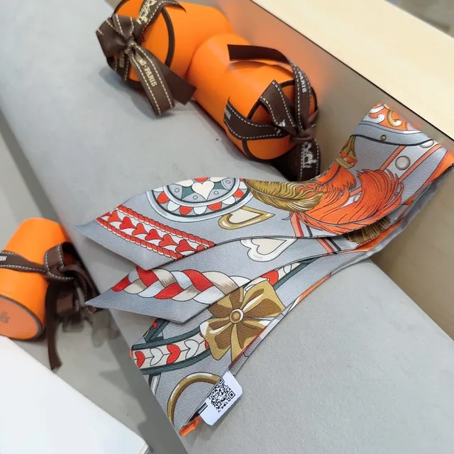 Hermès Equestrian Motif Gray Silk Scarf 4