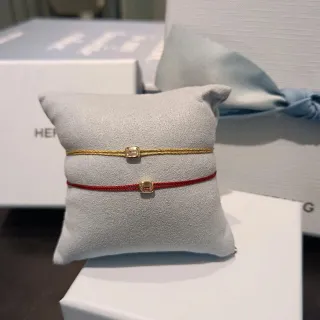 Hermès Dourado Vermelho Cordão Torcido Fino Bisel Retangular Pulseira