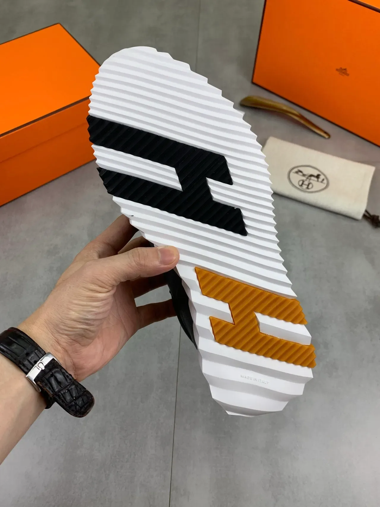 Hermès Gris Orange Cuir Et Daim Supérieur Couture Bords Dentelés Lifestyle Sneakers 3