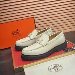 Hermès H-Buckle Mocassim Bege Couro Texturizado Hardware Preto