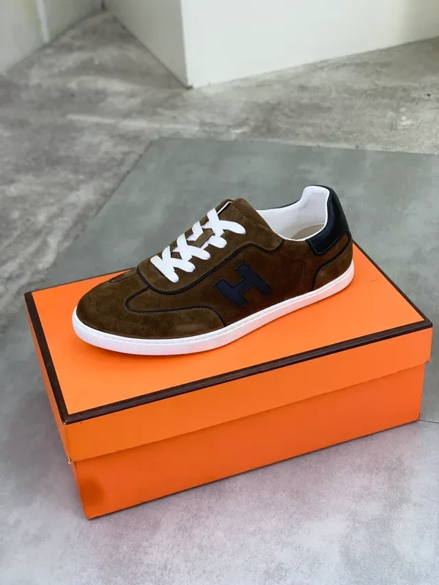 Hermès H Logo Sneakers Lifestyle Daim Marron Lacets Blanc 5