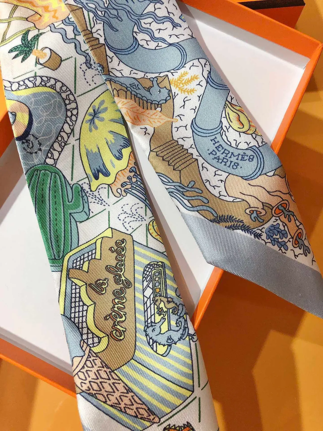 Hermès Motivo Ilustrado Borda Azul Claro Lenço de Seda 8