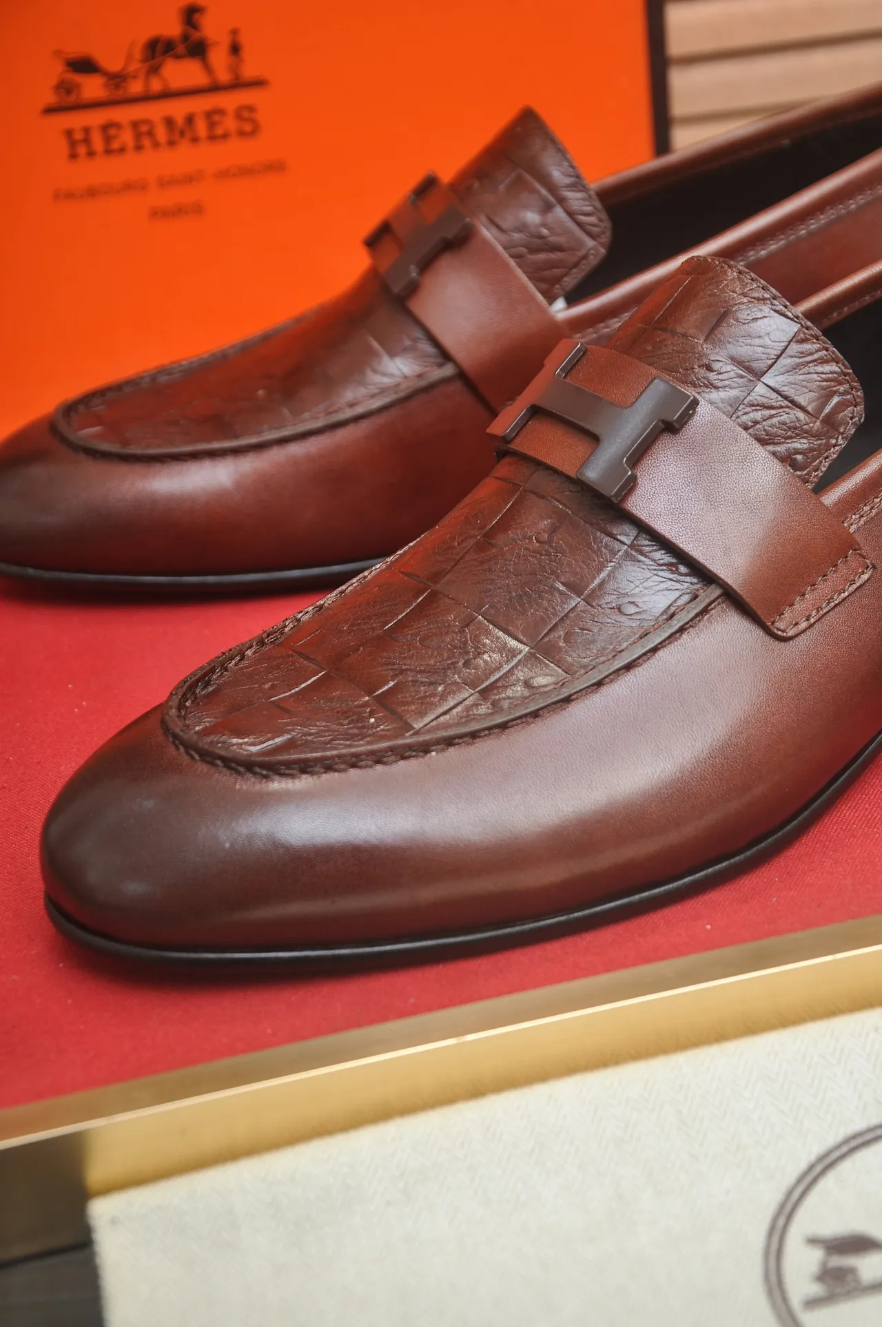 Hermès Oran Brown Black Leather Crocodile-Embossed Vamp Loafer 2