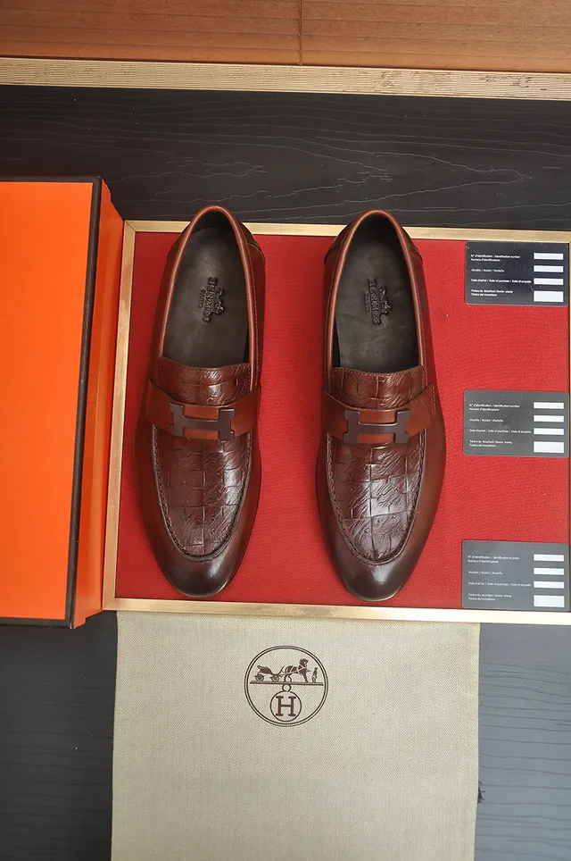 Hermès Oran Brown Black Leather Crocodile-Embossed Vamp Loafer 5