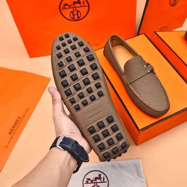 Hermès Oran Mocassins Cuir grainé Taupe boucle H 7