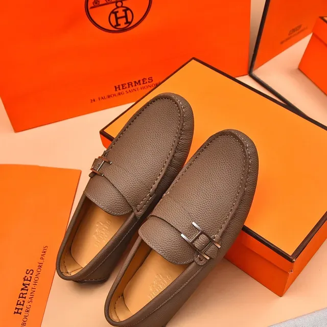 Hermès Oran Mocassins Cuir grainé Taupe boucle H 8