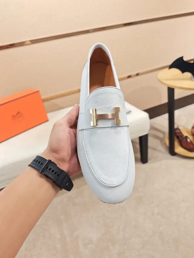 Hermès Oran सफेद लेदर गोल्ड बकल लोफर 5