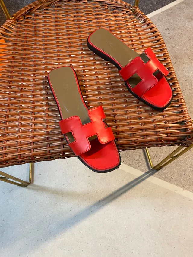 Hermès Oran Red Leather H-Strap Slippers 2