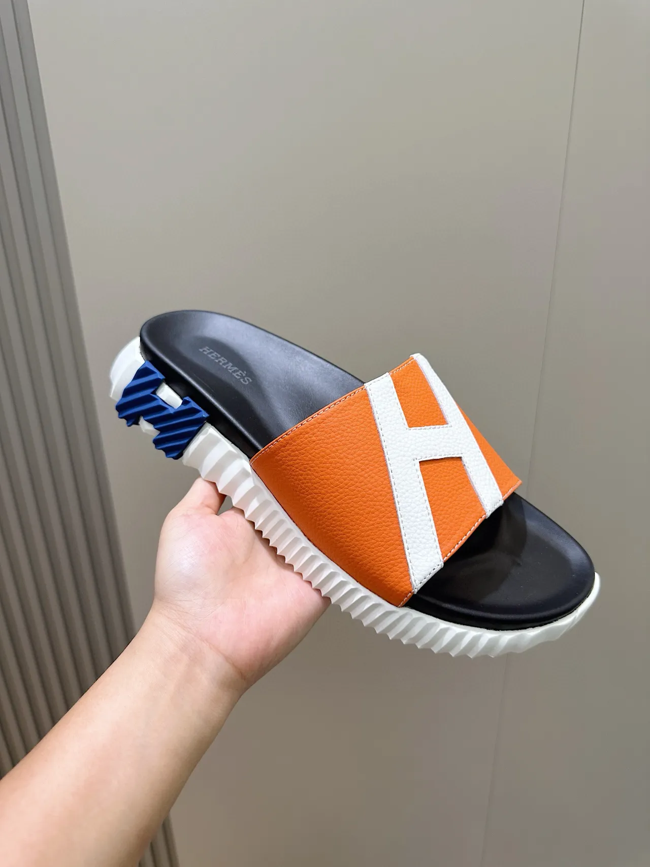 Hermès Oran Slide Orange and White Leather Slippers 5