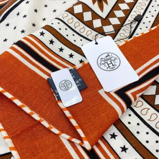 Hermès नारंगी बहुरंगी ज्यामितीय पैटर्न सिल्क स्कार्फ