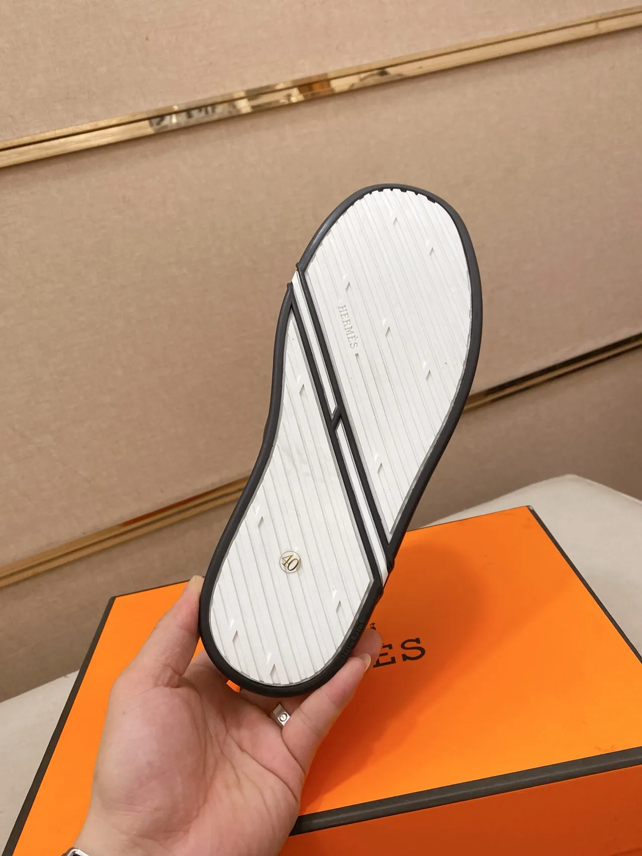 Hermès Mocassin à enfiler Noir Blanc Cuir Élastique Côté Gussets Mocassin 3