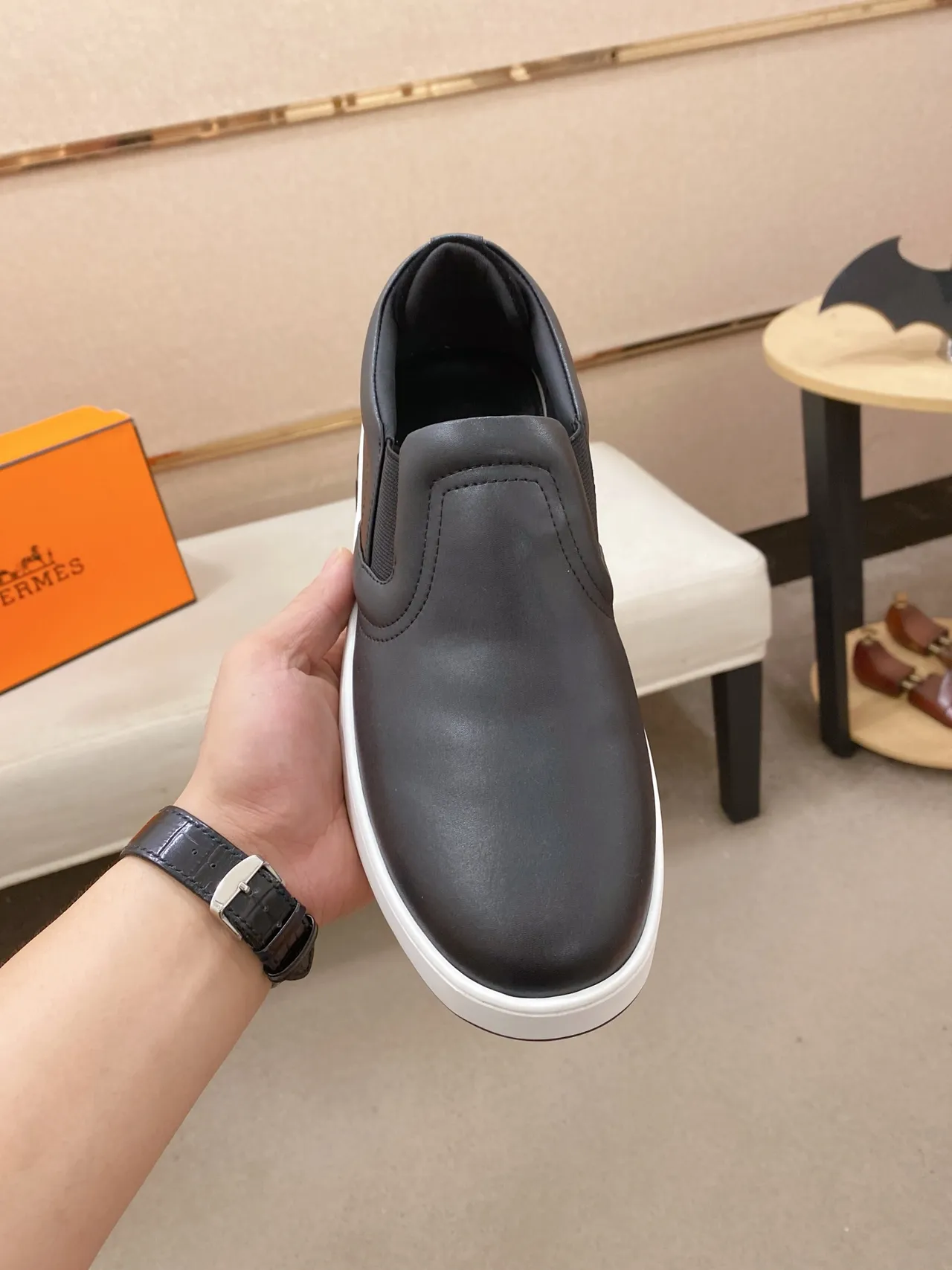 Hermès Mocassin à enfiler Noir Blanc Cuir Élastique Côté Gussets Mocassin 6