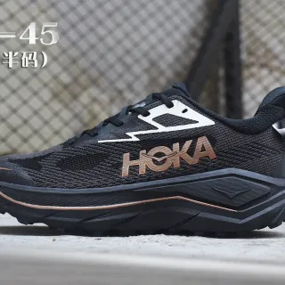 Hoka काला स्वर्ण इंजीनियरड किन्ट अपर ओवरसाइज्ड कुशन मिडसोल रनिंग शूज