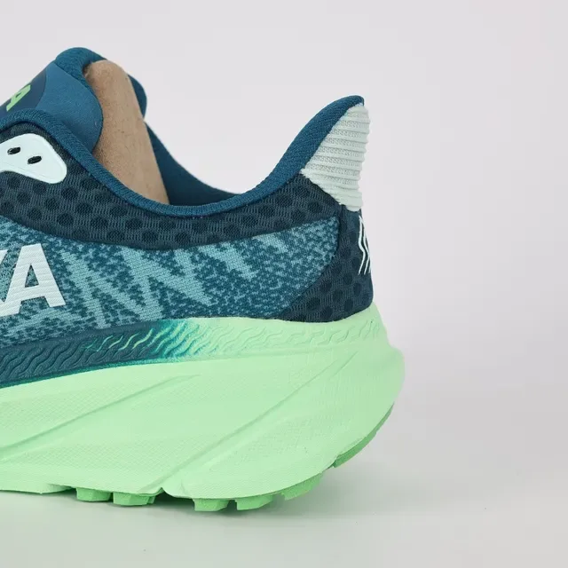 Hoka أزرق أخضر أقصى امتصاص الصدمات الجزء العلوي من الـ Knit المهندس أحذية جري 4