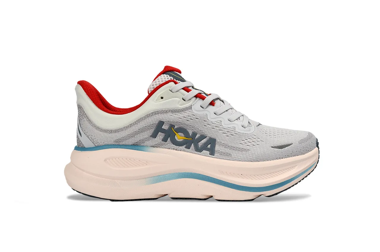 Hoka Clifton Gray Red Tênis de corrida com upper de knit engineered, midsole de espuma layered 2