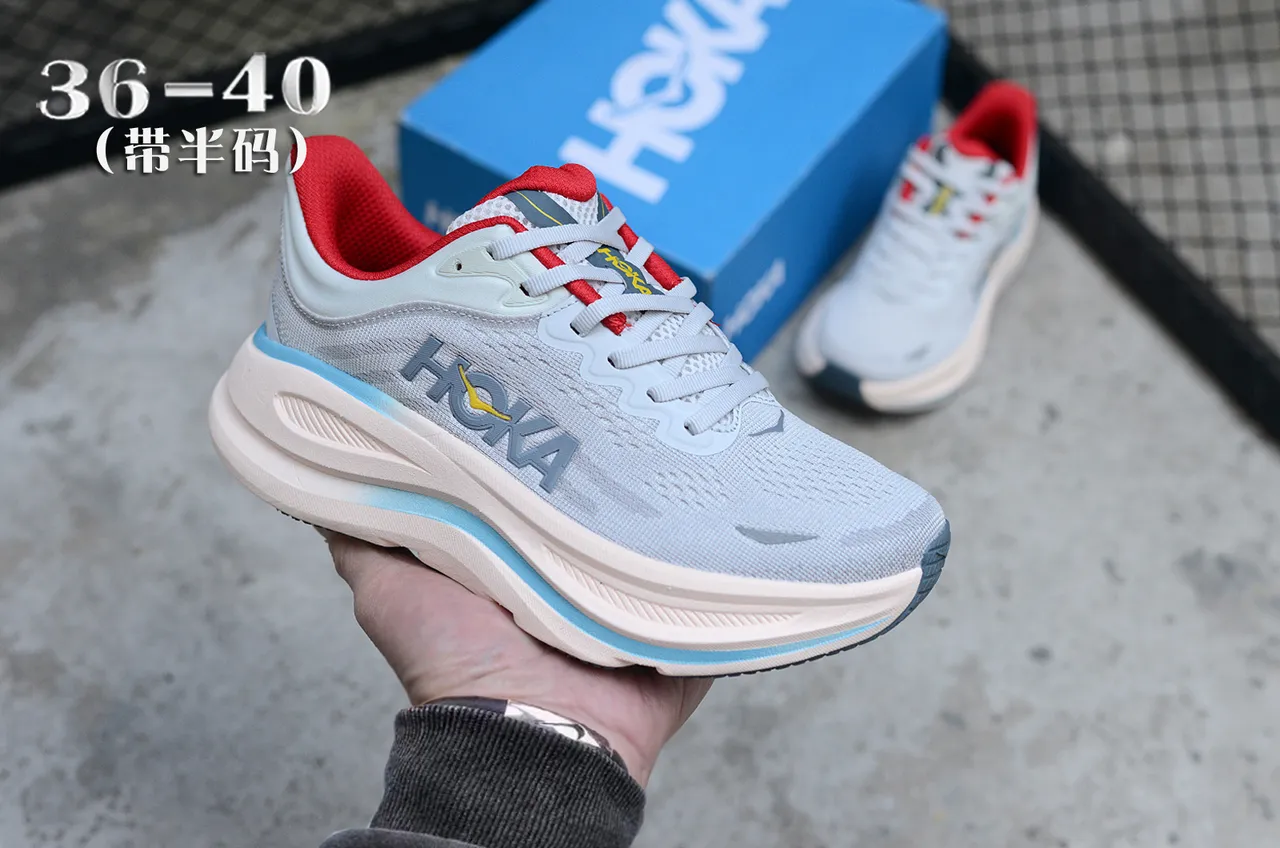 Hoka Clifton Gray Red Tênis de corrida com upper de knit engineered, midsole de espuma layered 3