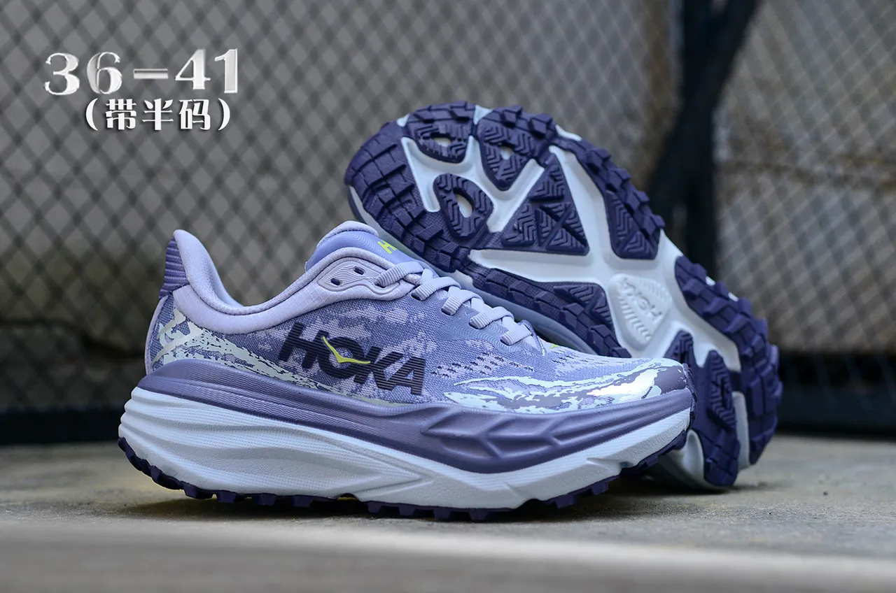 Hoka Clifton Purple White Tige en knit ingénierie Milieu de semelle empilée amortie Chaussures de course 7