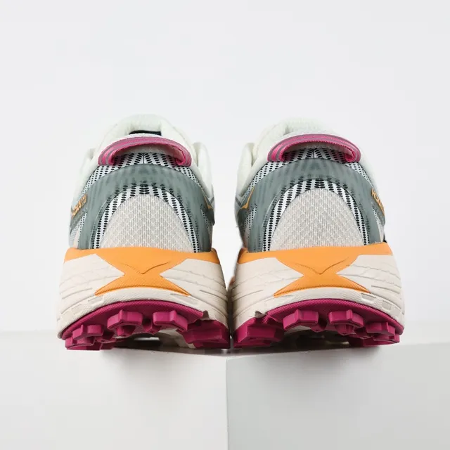 Hoka Gray Pink Chaussures de course trail légères avec upper en maille 8