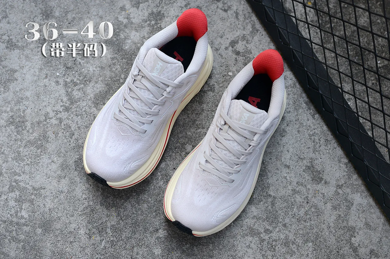 Hoka Blanc Rouge Empeigne en Maille Ingénierisée Selle Intermédiaire Sculptée Chaussures de Course 4