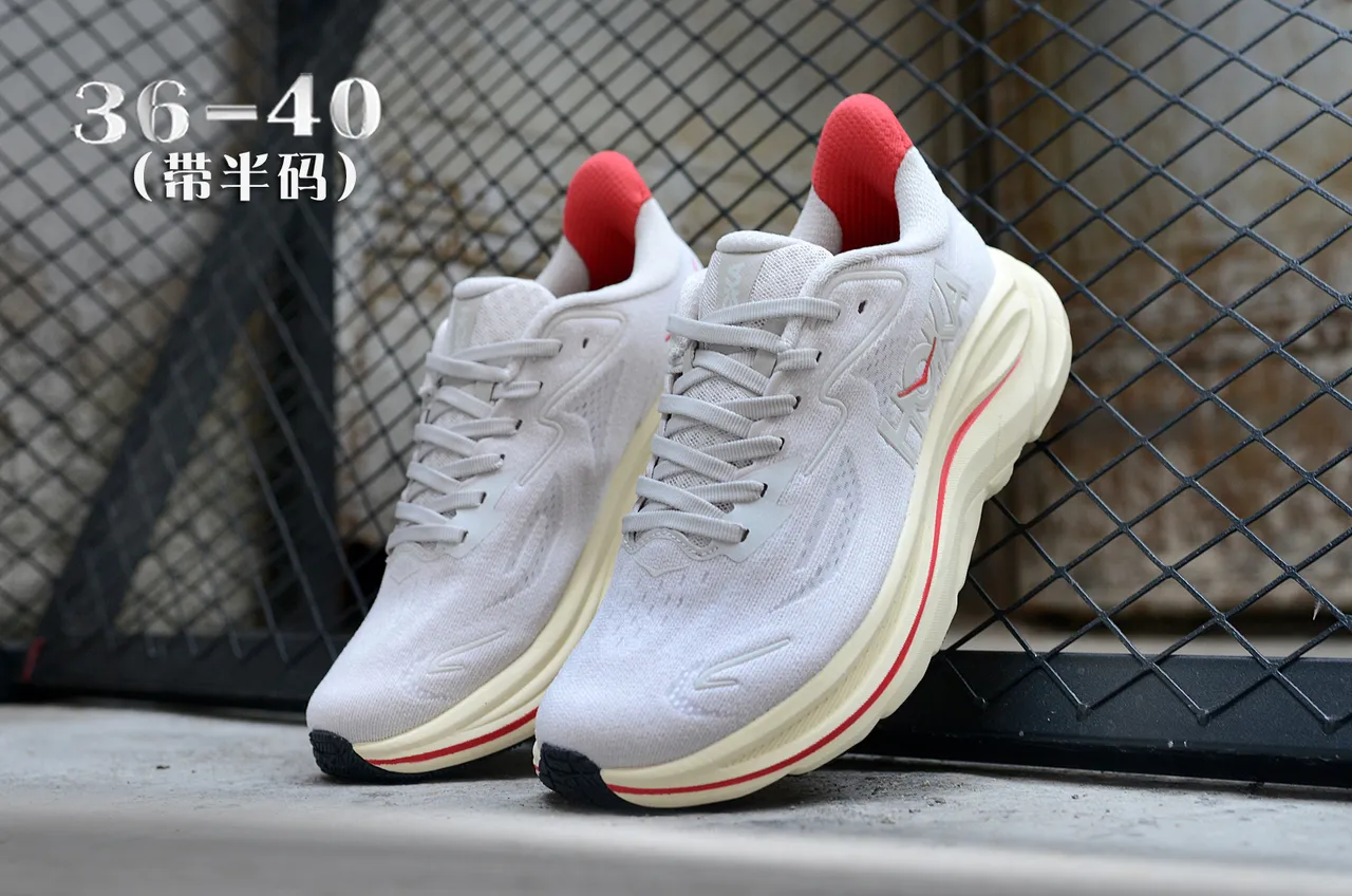 Hoka Blanc Rouge Empeigne en Maille Ingénierisée Selle Intermédiaire Sculptée Chaussures de Course 5