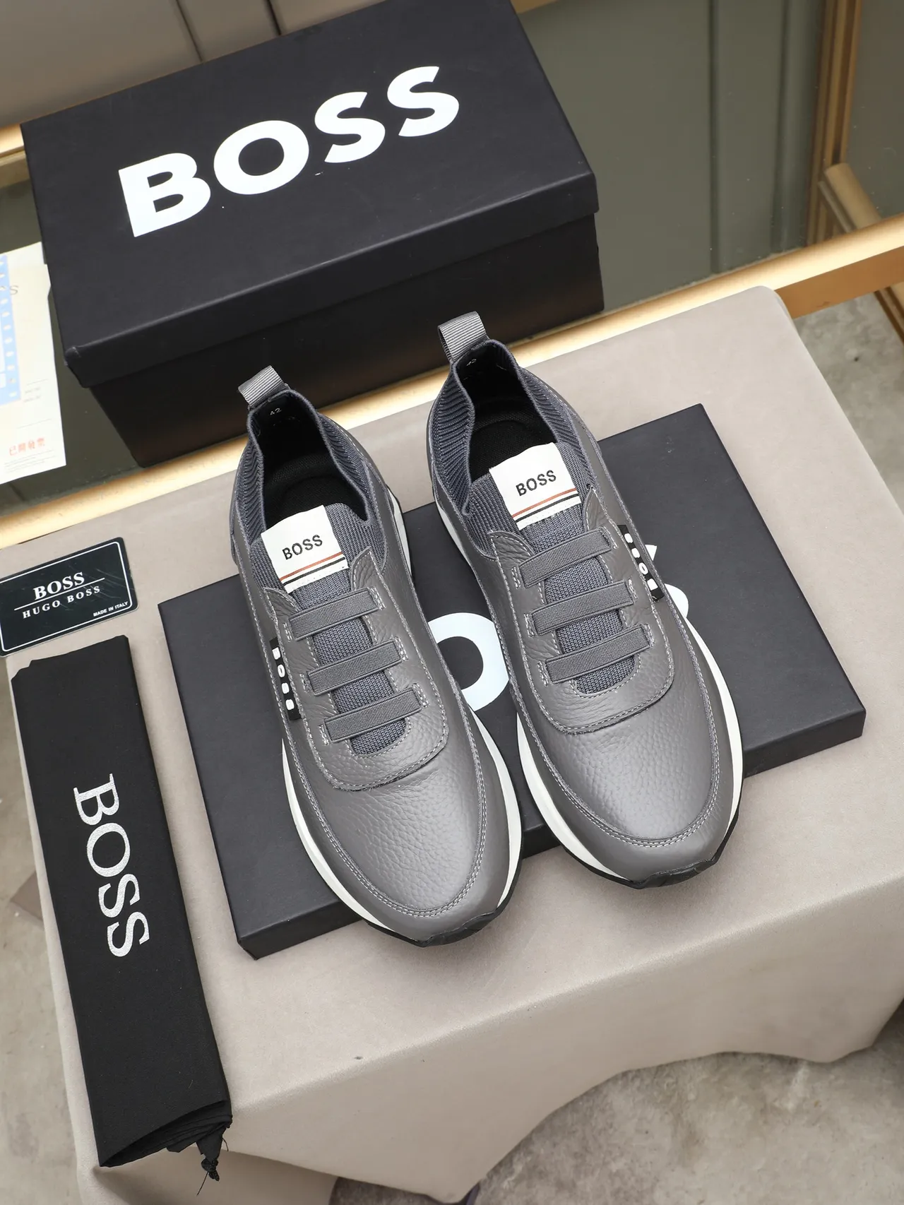 Hugo Boss Sneakers Lifestyle Gris en Cuir Pebbled à enfiler 2