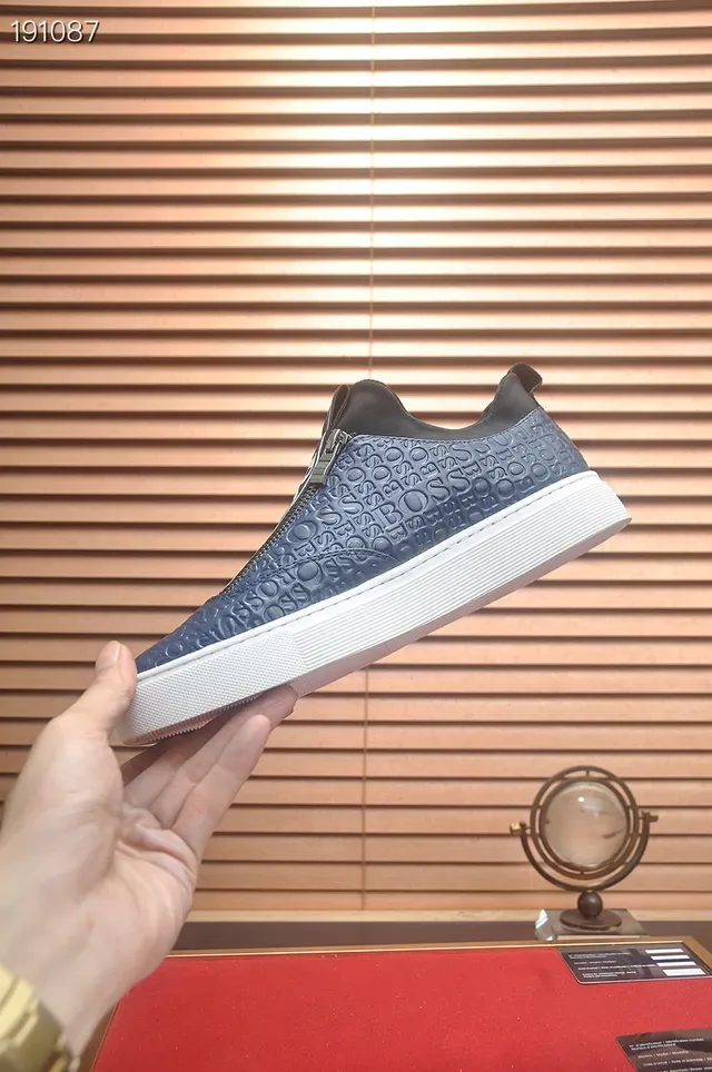 Hugo Boss Chaussures lifestyle bleu marine avec logo embossé sans lacets 5