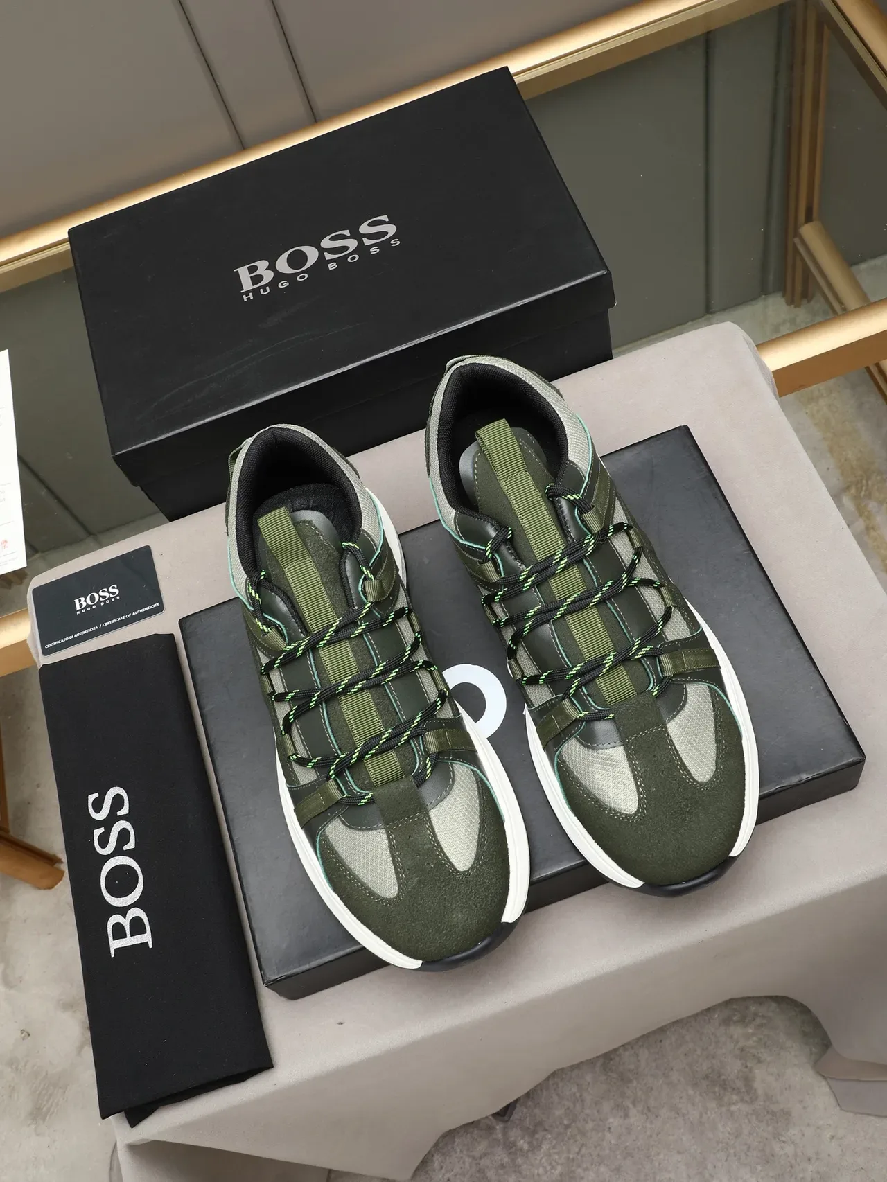 Hugo Boss Chaussures lifestyle en olive et gris avec sangle 2