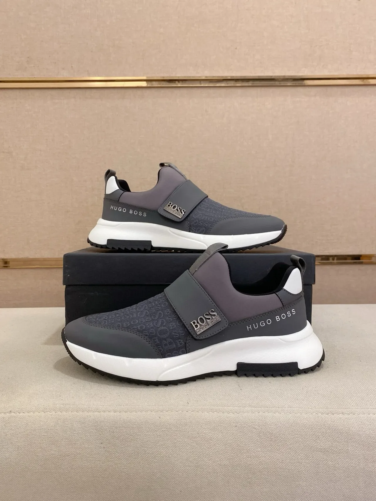 Hugo Boss Slip-On Monogrammée Grise Lifestyle Sneaker 7
