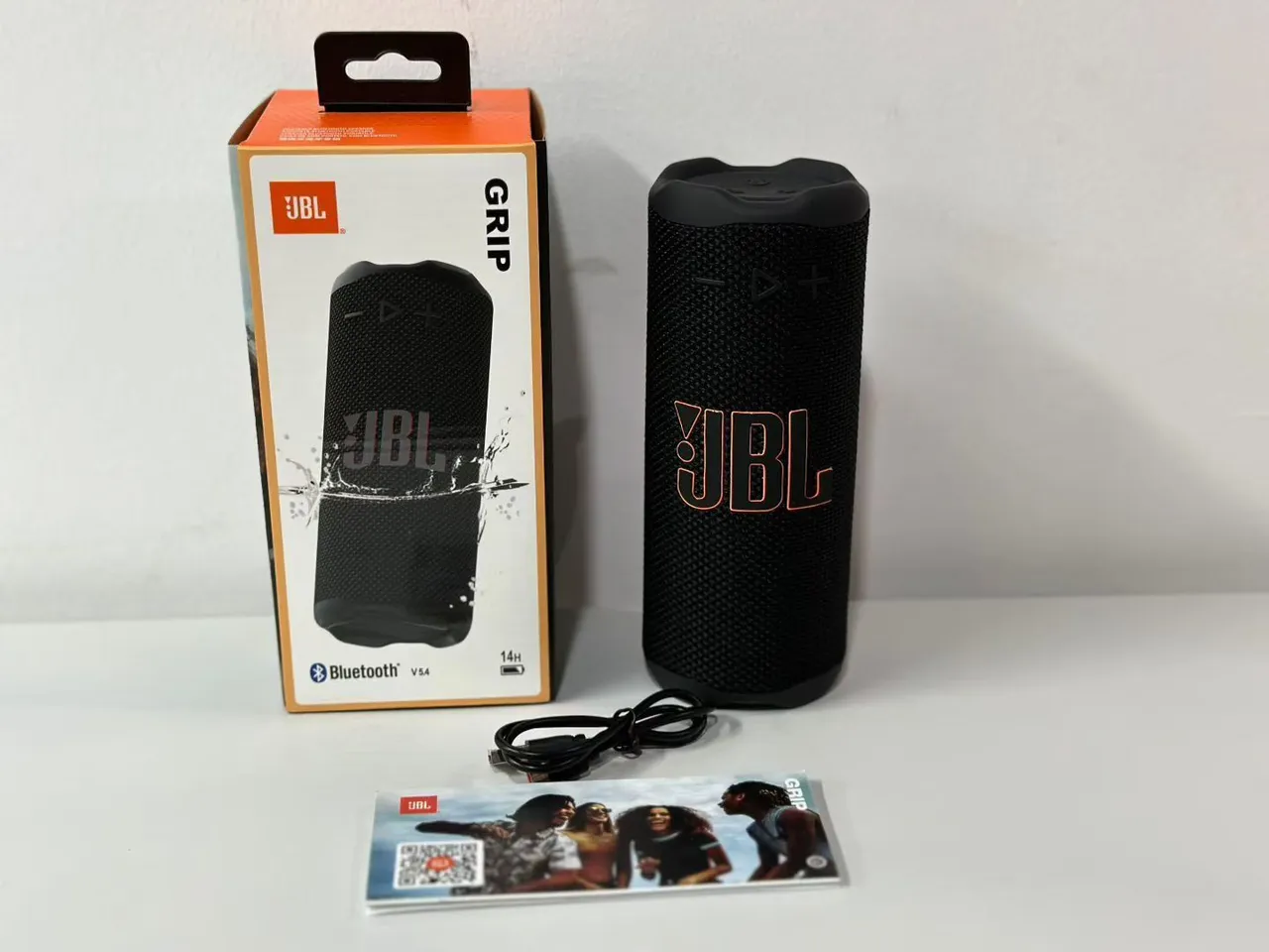 JBL Purple Cylindrical Woven Fabric Grille Portable Speaker 7