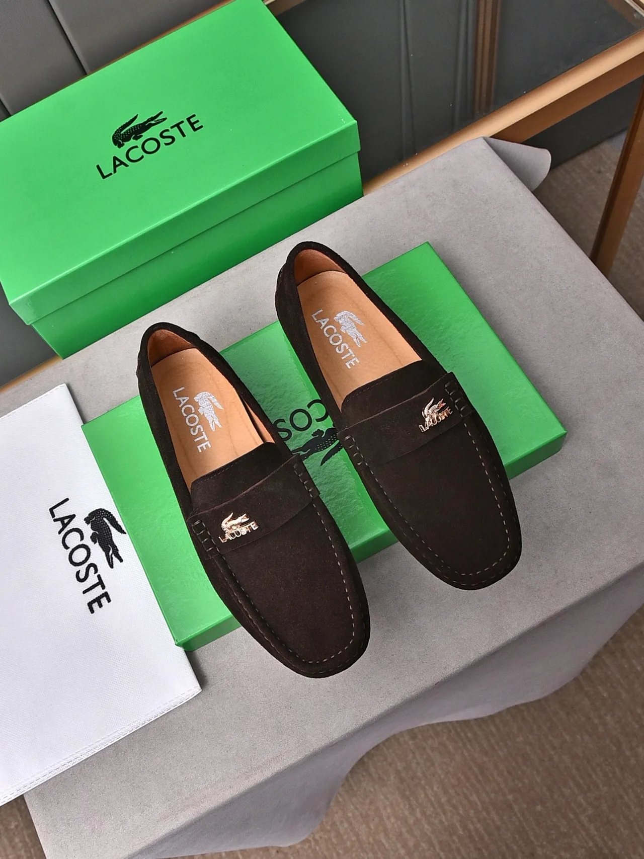 Lacoste 棕色麂皮乐福鞋 2