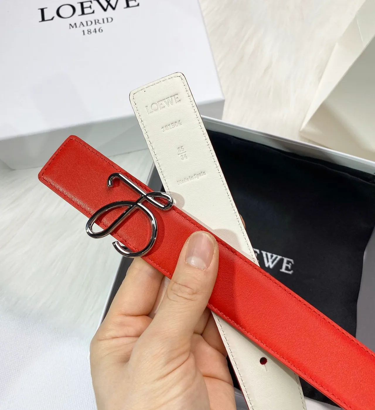 Loewe Anagram Ceinture Rouge Beige Cuir de veau lisse Boucle en métal Ceinture en cuir 8