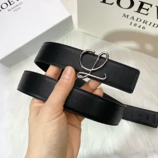 Loewe Anagram حزام جلد أسود