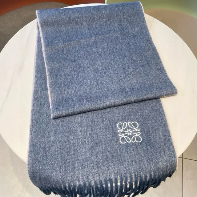 Loewe Anagram Broderie Cachemira Bleu Clair Écharpe 6