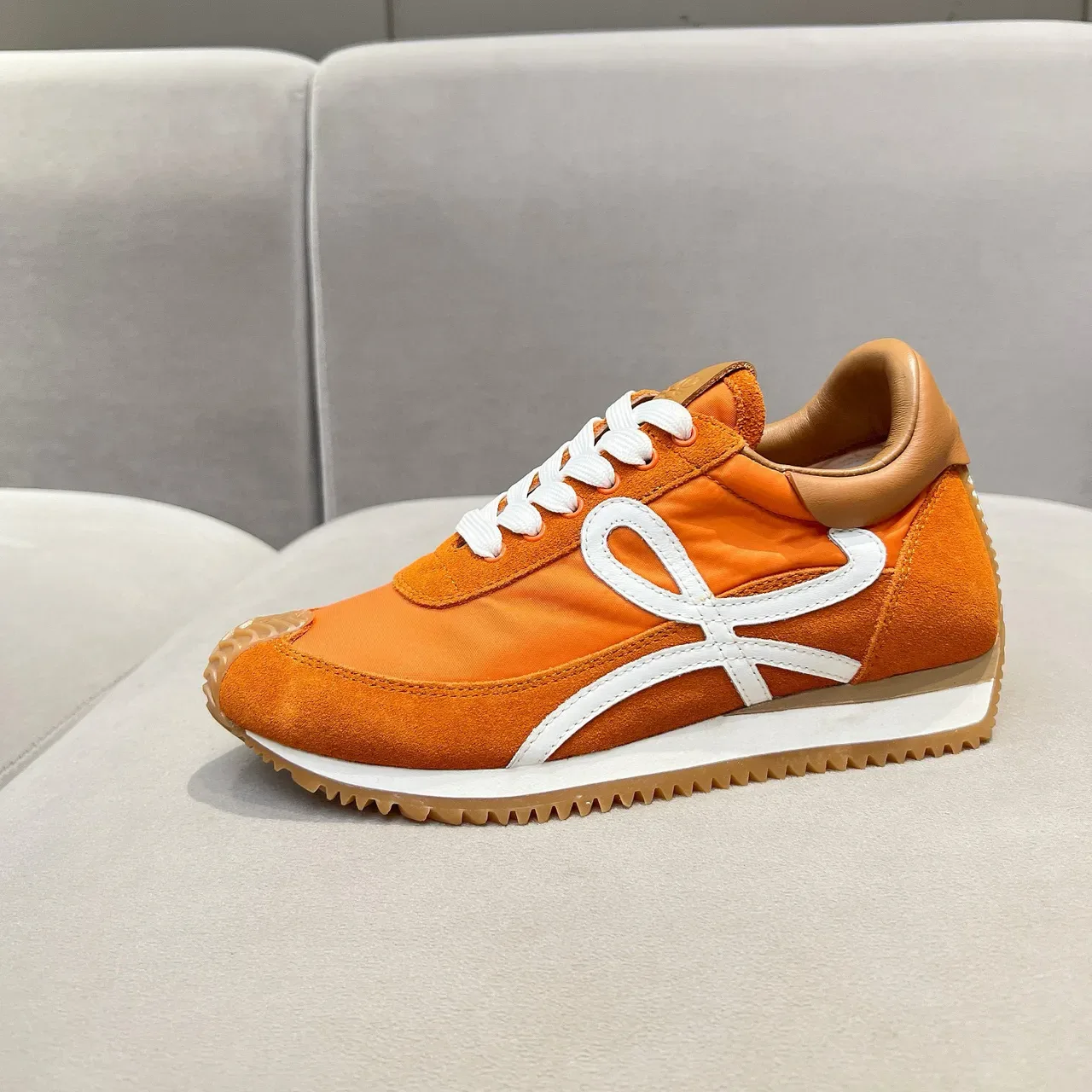Loewe Flow Runner Chaussures lifestyle daim et nylon orange 2